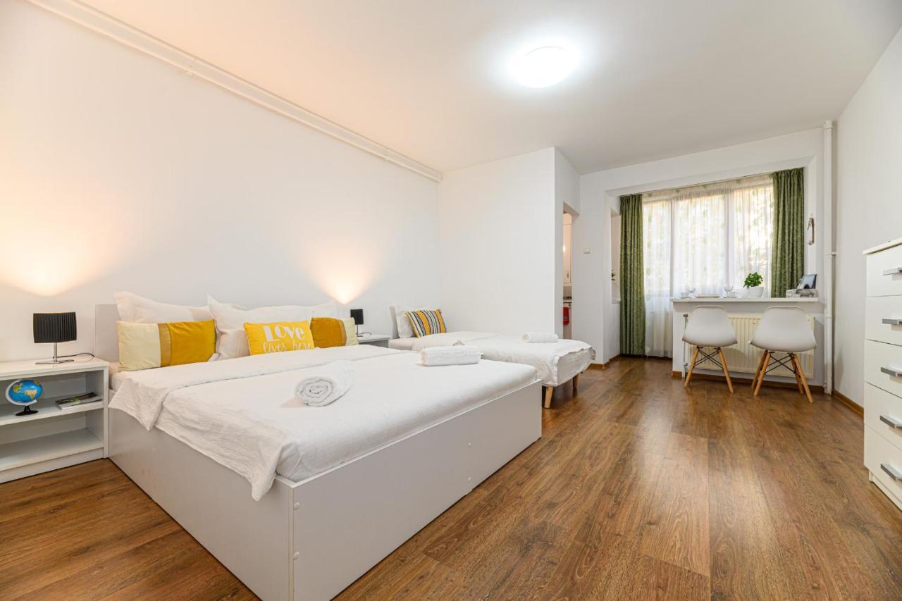 Jad - Family - Apartments & Studios Brasov Luaran gambar