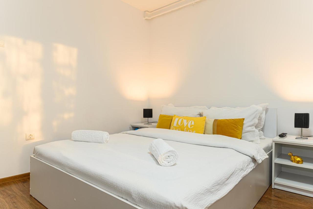 Jad - Family - Apartments & Studios Brasov Luaran gambar
