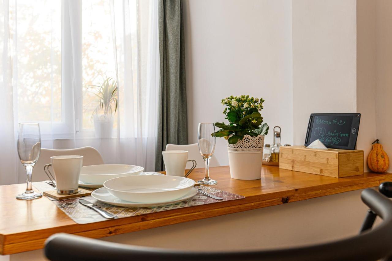 Jad - Family - Apartments & Studios Brasov Luaran gambar
