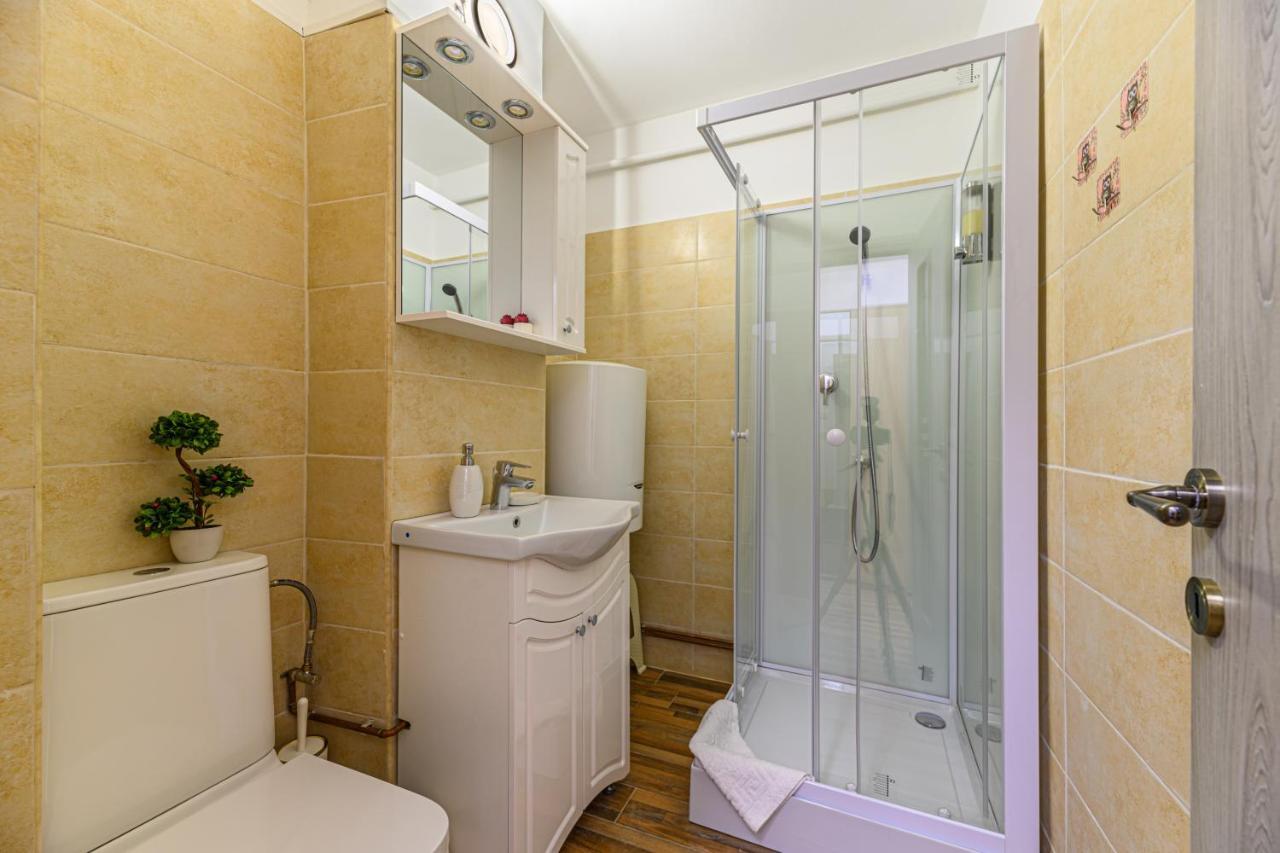Jad - Family - Apartments & Studios Brasov Luaran gambar