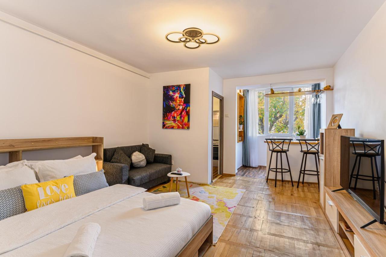 Jad - Family - Apartments & Studios Brasov Luaran gambar